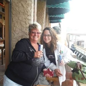 Meet your Posher, Caitlin